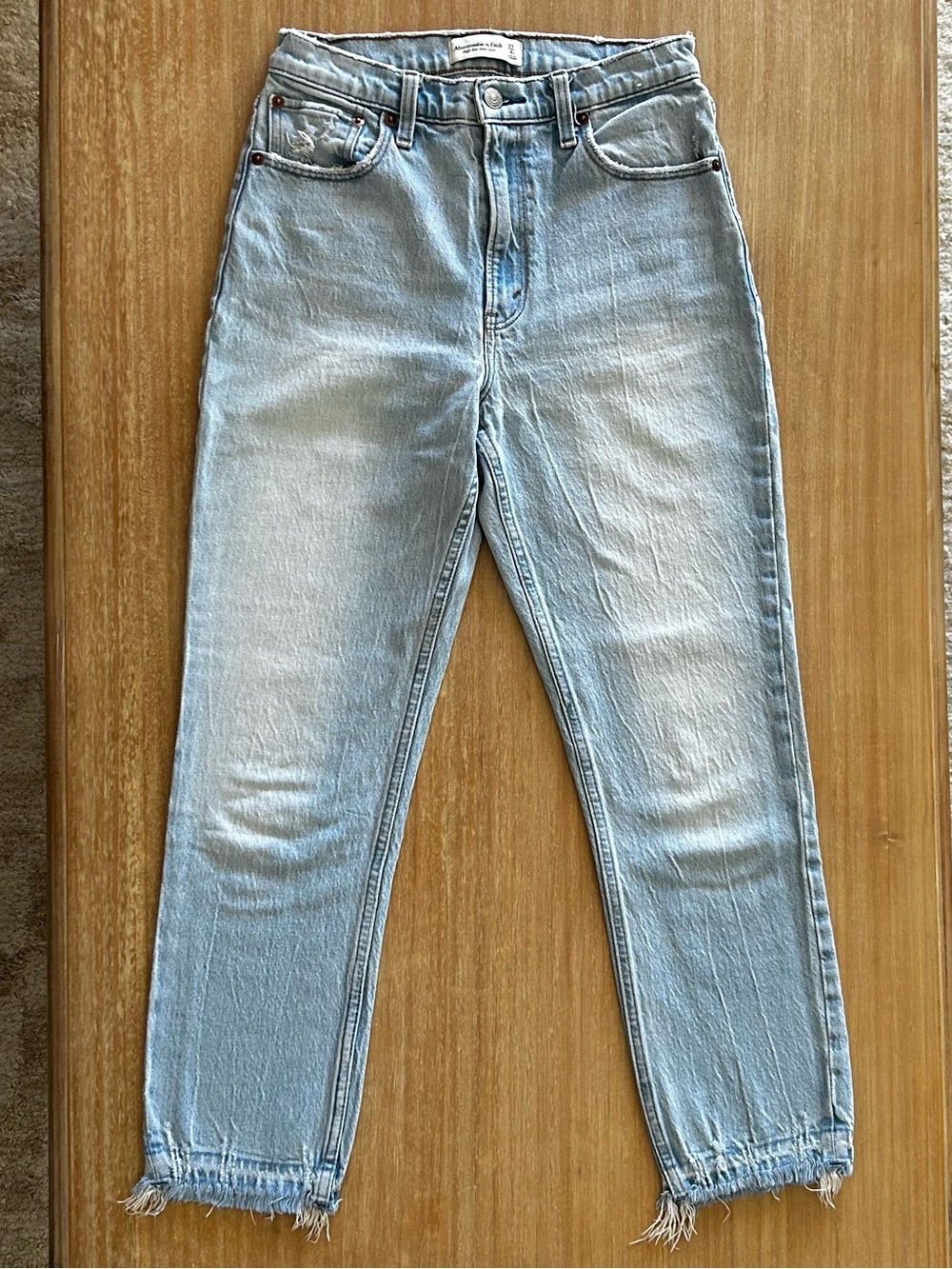 Abercrombie & Fitch High Rise Mom Jean | Size 27